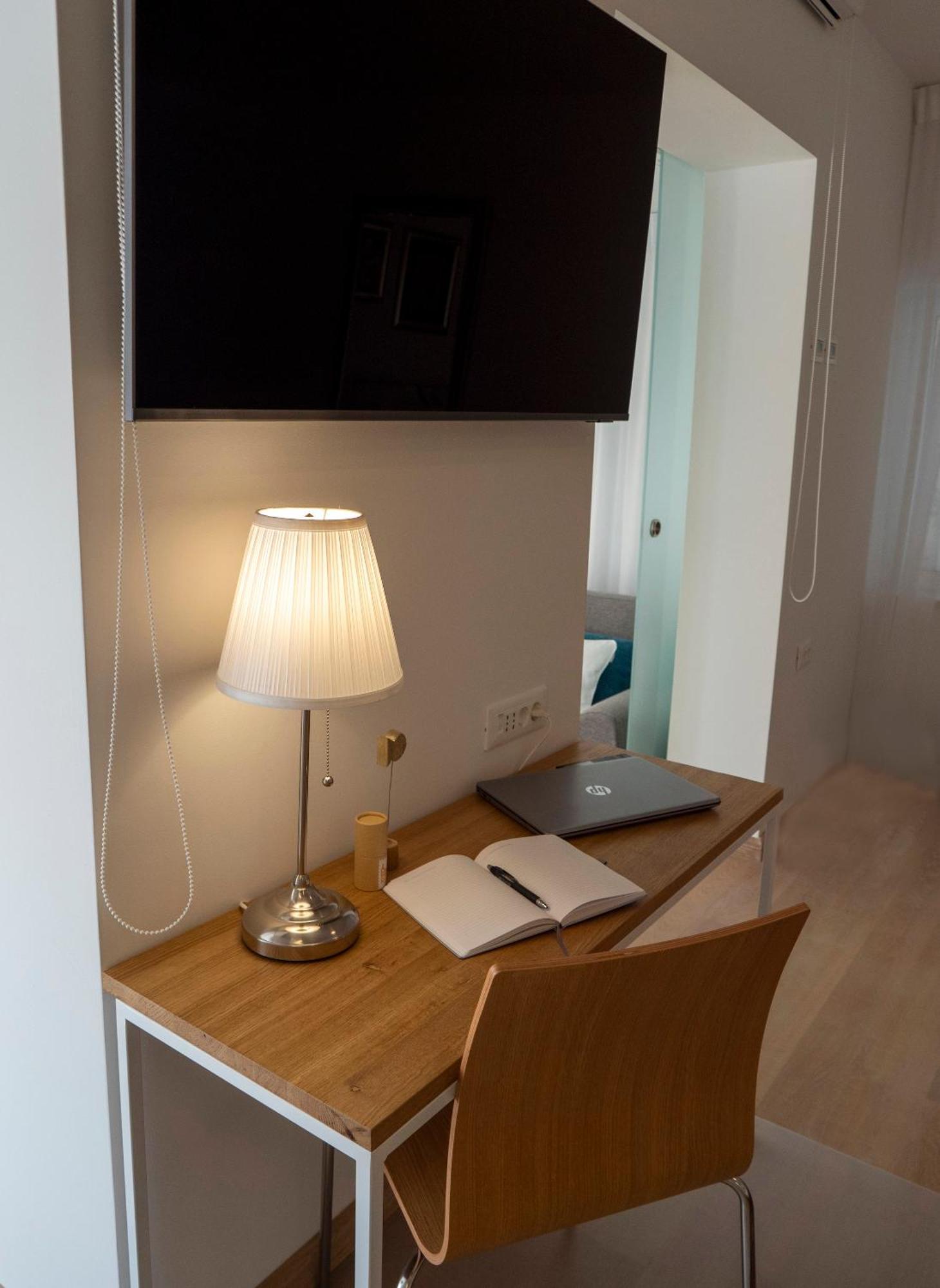 Haus Helga Appartement Rab Town Buitenkant foto