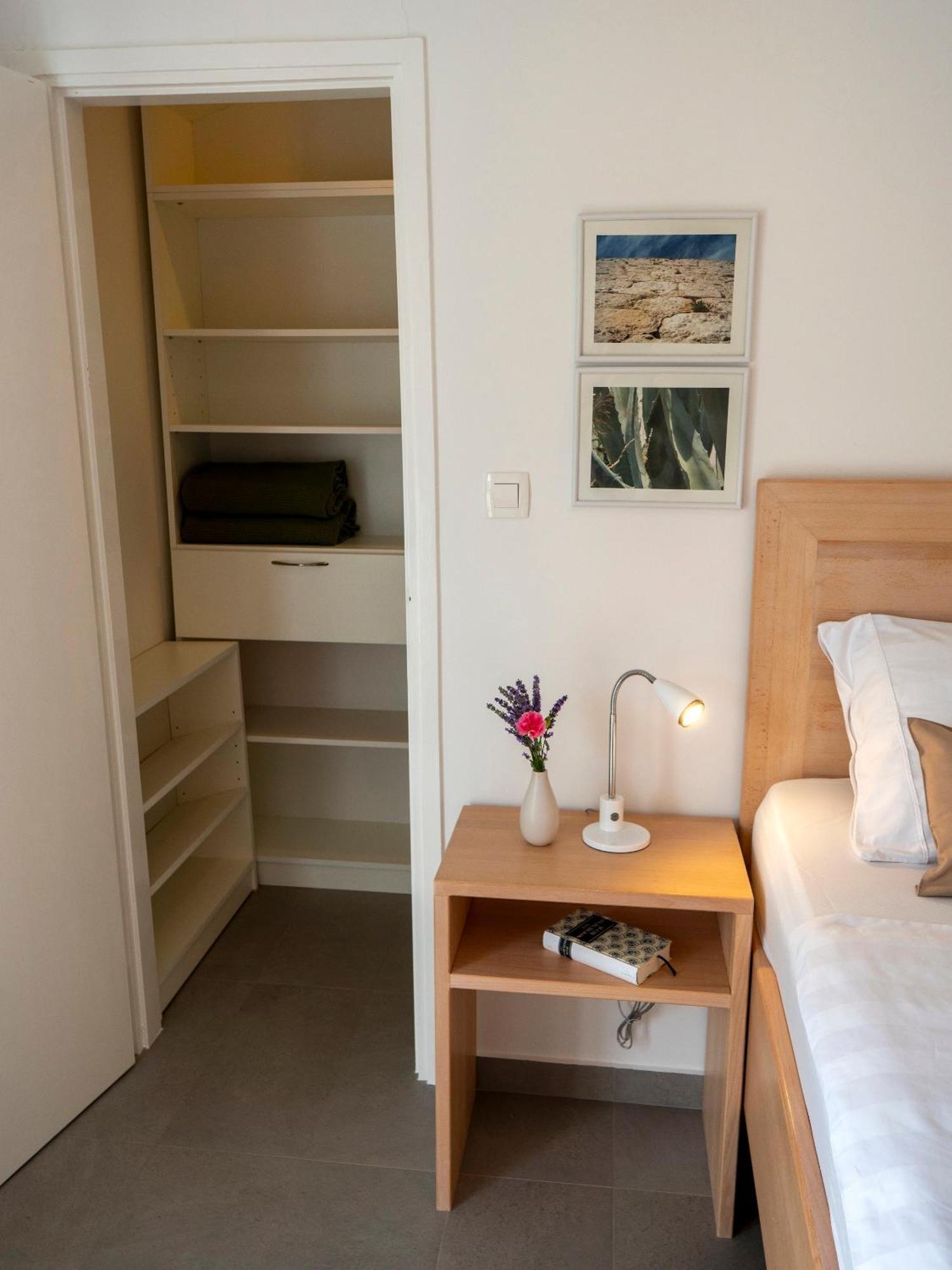Haus Helga Appartement Rab Town Buitenkant foto